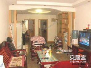 云趣園小區(qū)黃金樓層精品三居，緊鄰回龍觀公交總站，低于市場(chǎng)價(jià)急售